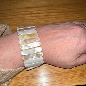 Elegant Shell stretch Bracelet